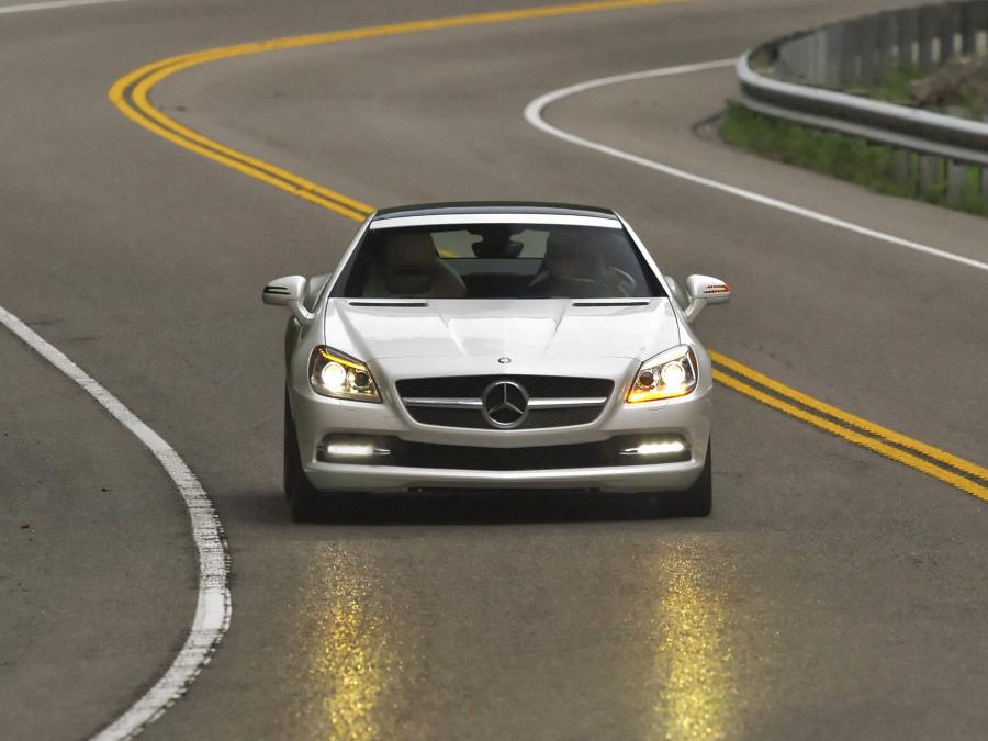  Mercedes-Benz SLK350 2011 года  (US) (фото 37 из 47)